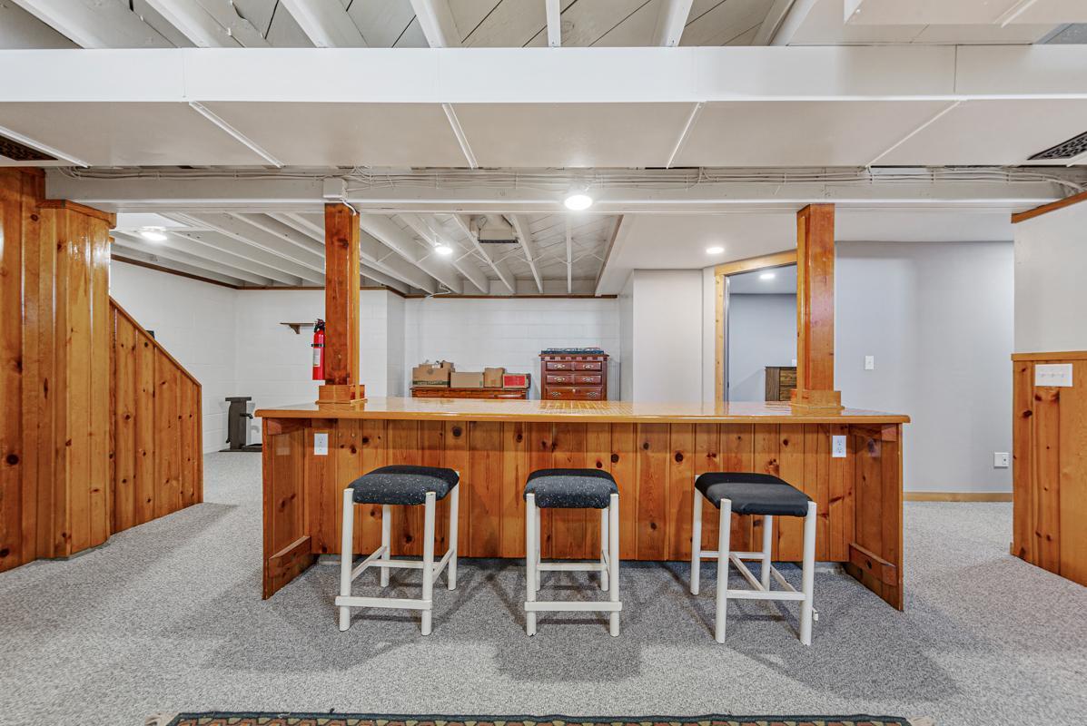 33 Rec_bar_lower.jpg