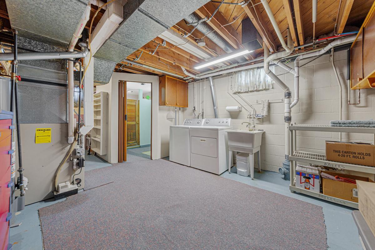 44 Laundry_utility_lower.jpg