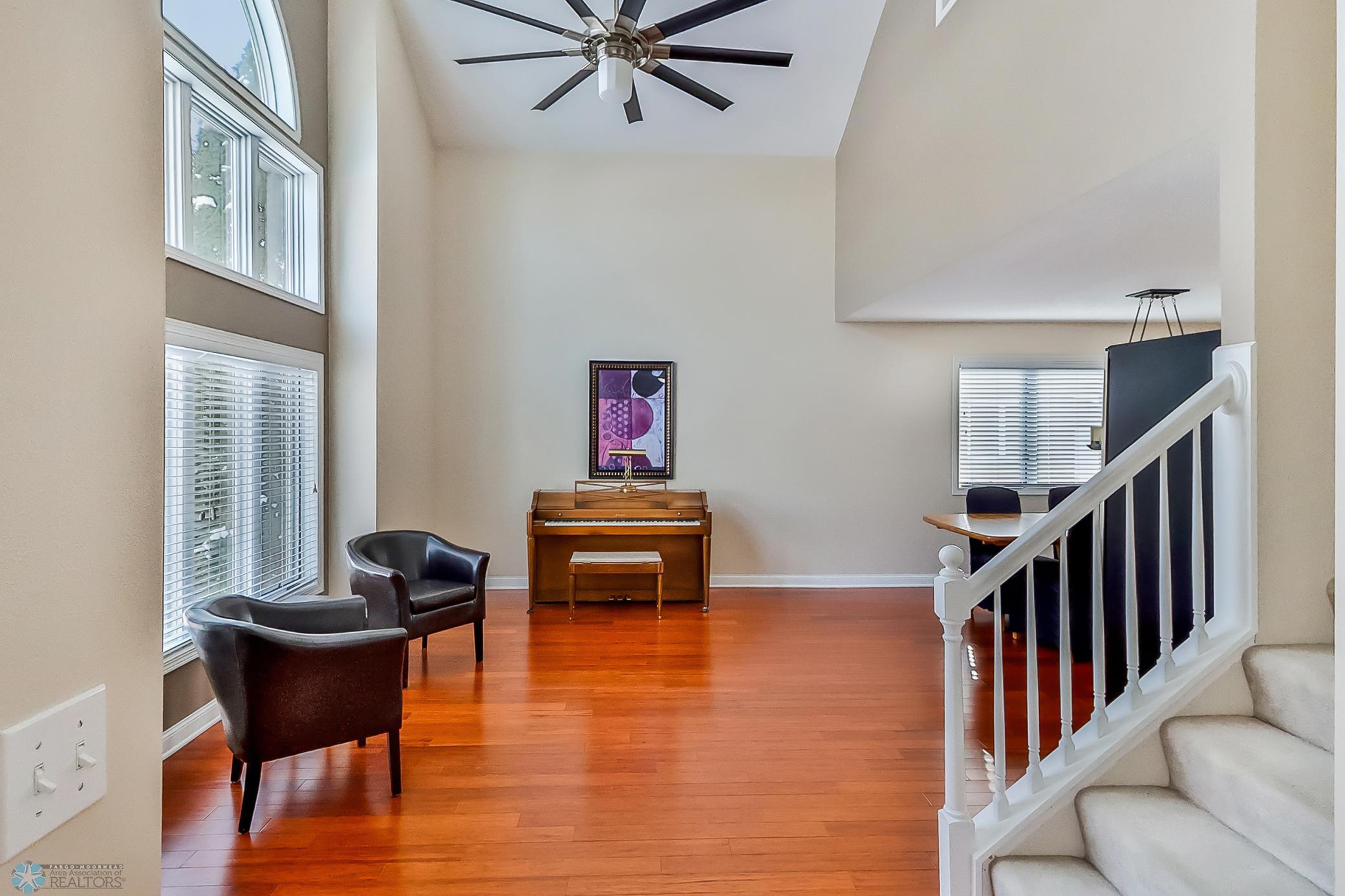 Familyroom1.jpg