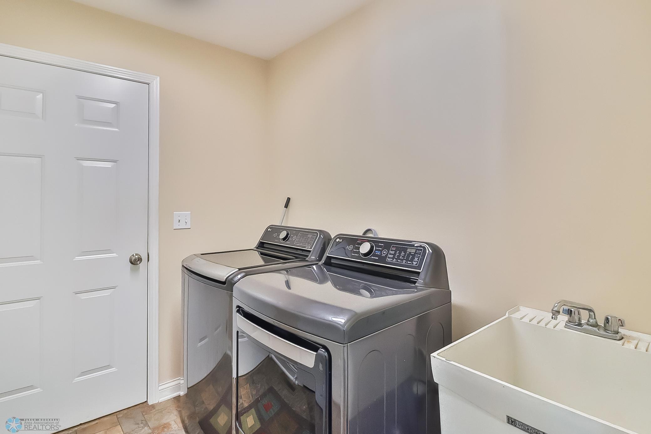 Laundry1_1.jpg
