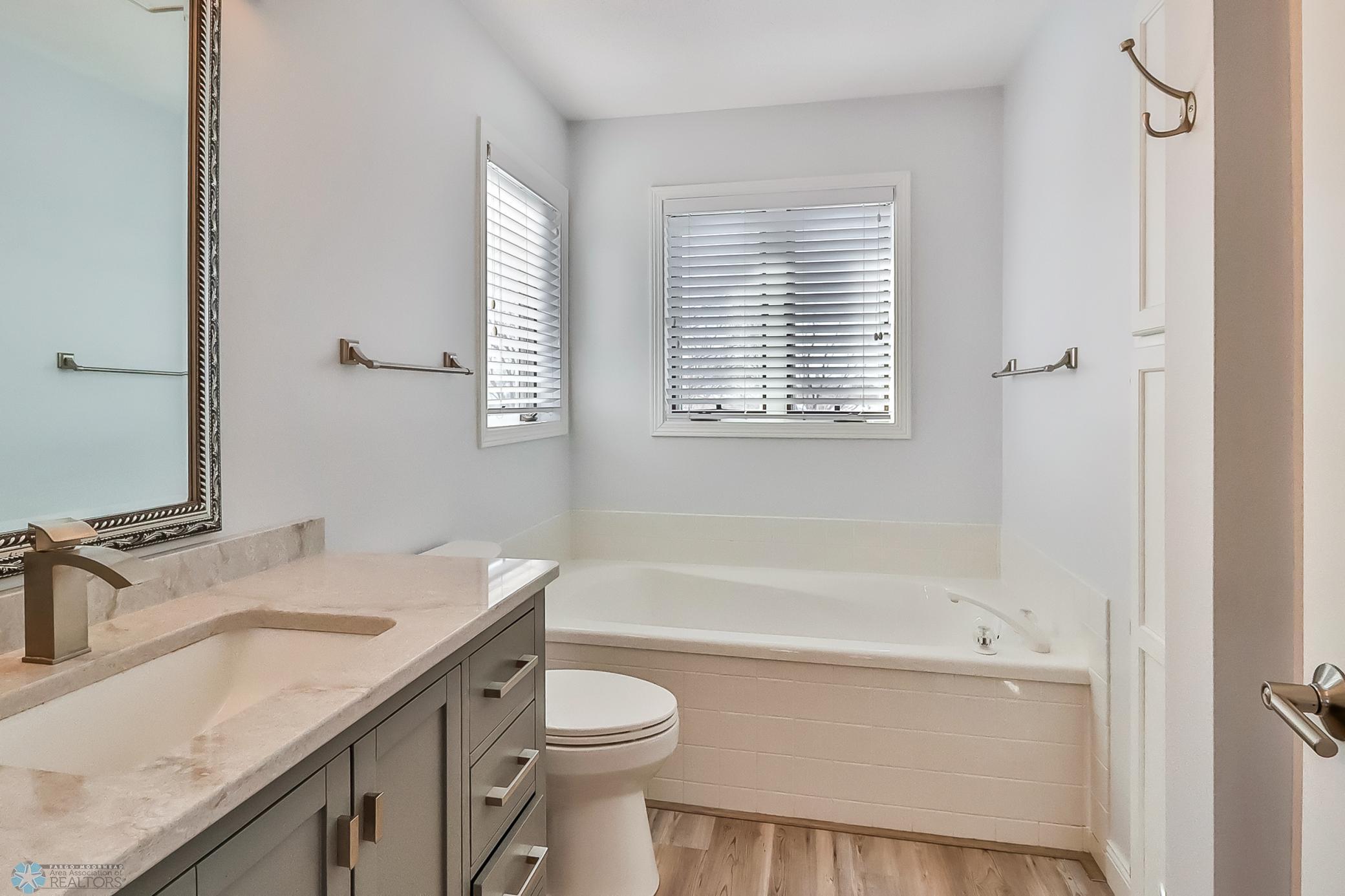Primary Bathroom1_4.jpg