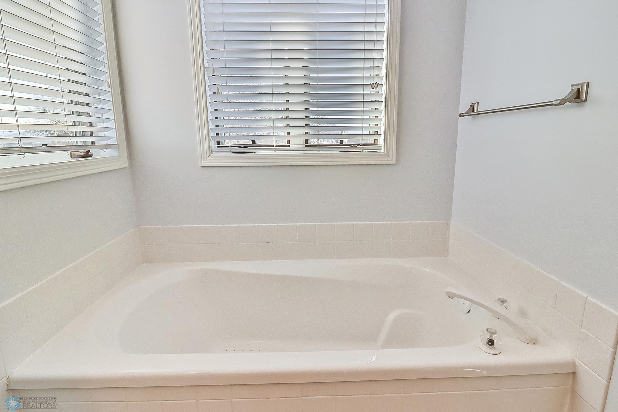 Primary Bathroom1_3.jpg