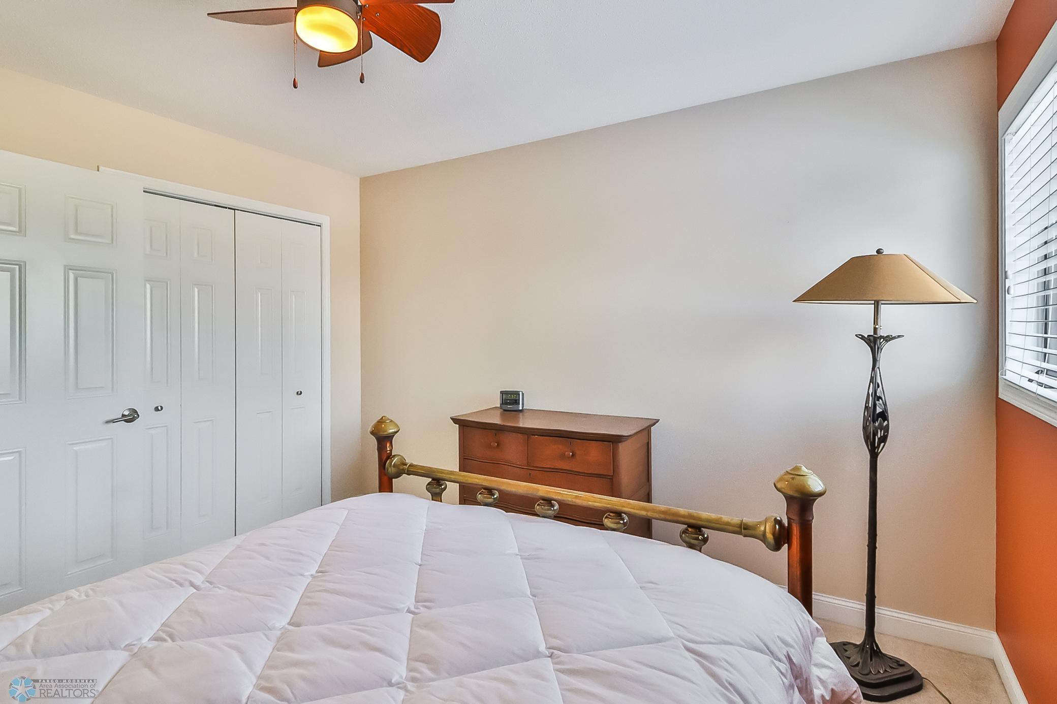 Upstairs Bedroom2_2.jpg