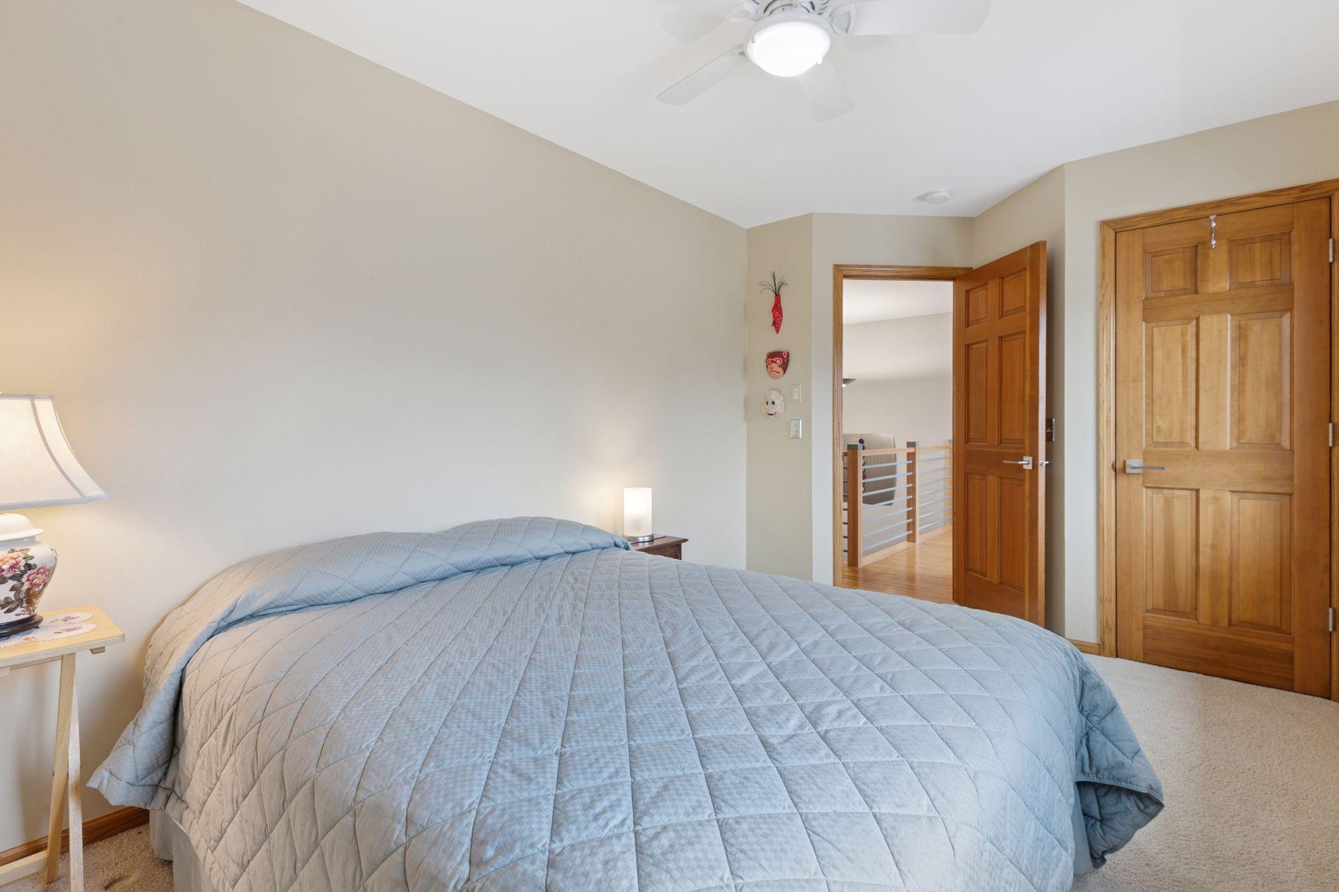 Upper level, bedroom 2