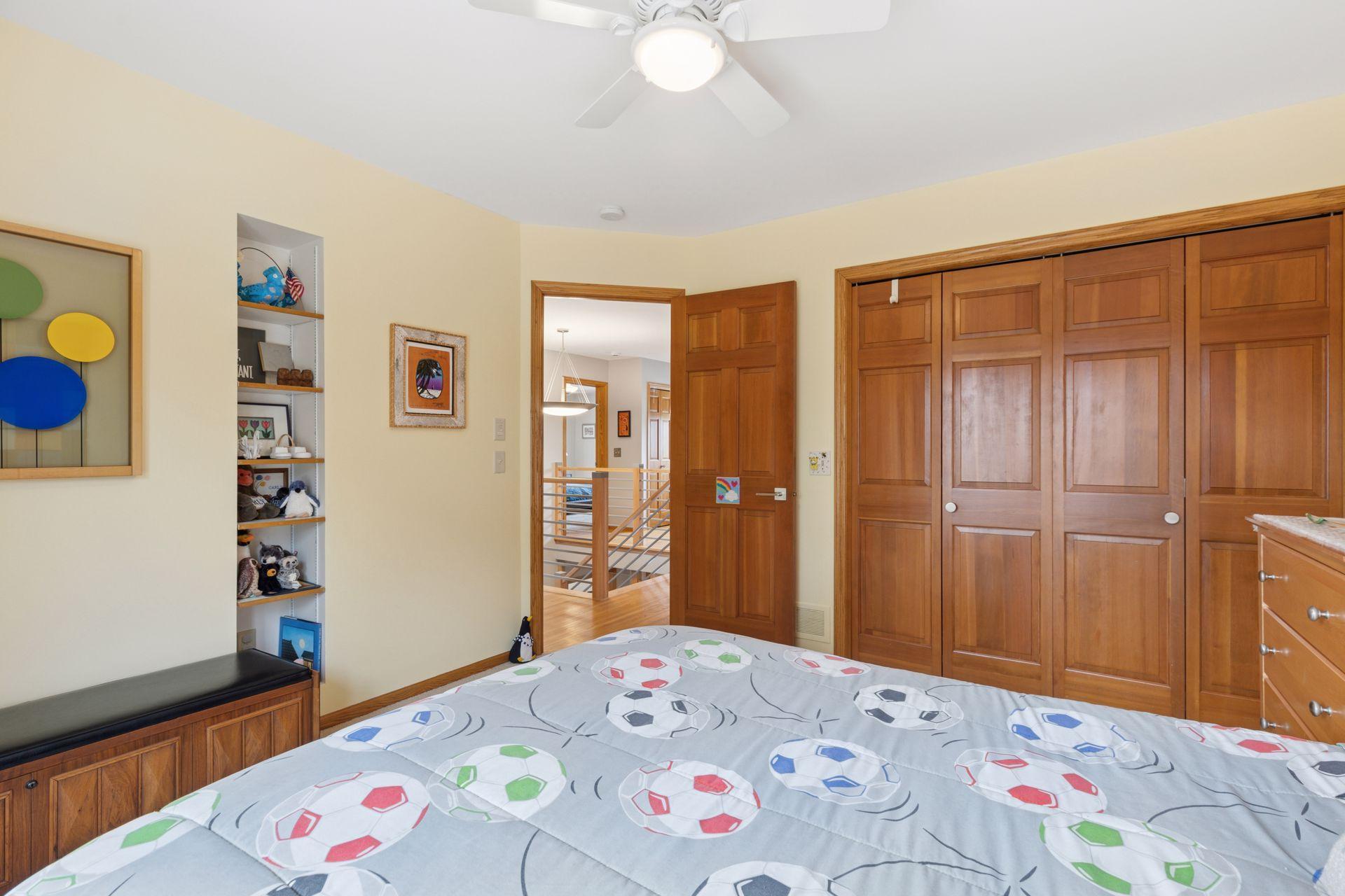 Upper level, bedroom 3