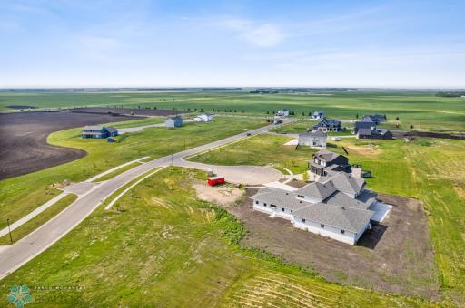 735 4TH Avenue N, Casselton, ND 58012
