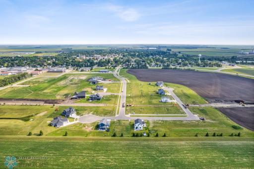 799 4TH Avenue N, Casselton, ND 58012