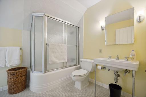 470 Mississippi River Boulevard N, Saint Paul, MN 55104
