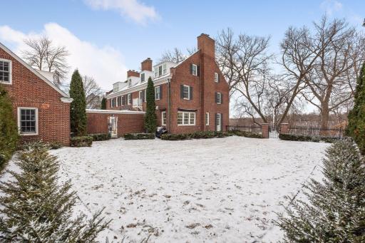 470 Mississippi River Boulevard N, Saint Paul, MN 55104