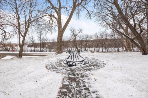 470 Mississippi River Boulevard N, Saint Paul, MN 55104