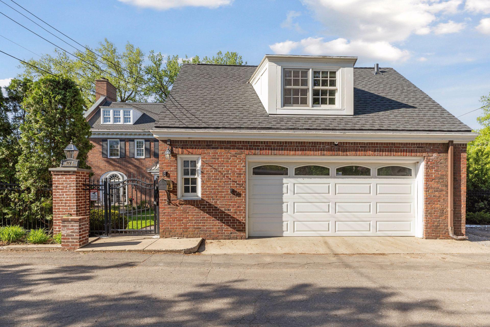 470 North Mississippi River Boulevard - Spacecrafting - 0011.jpg