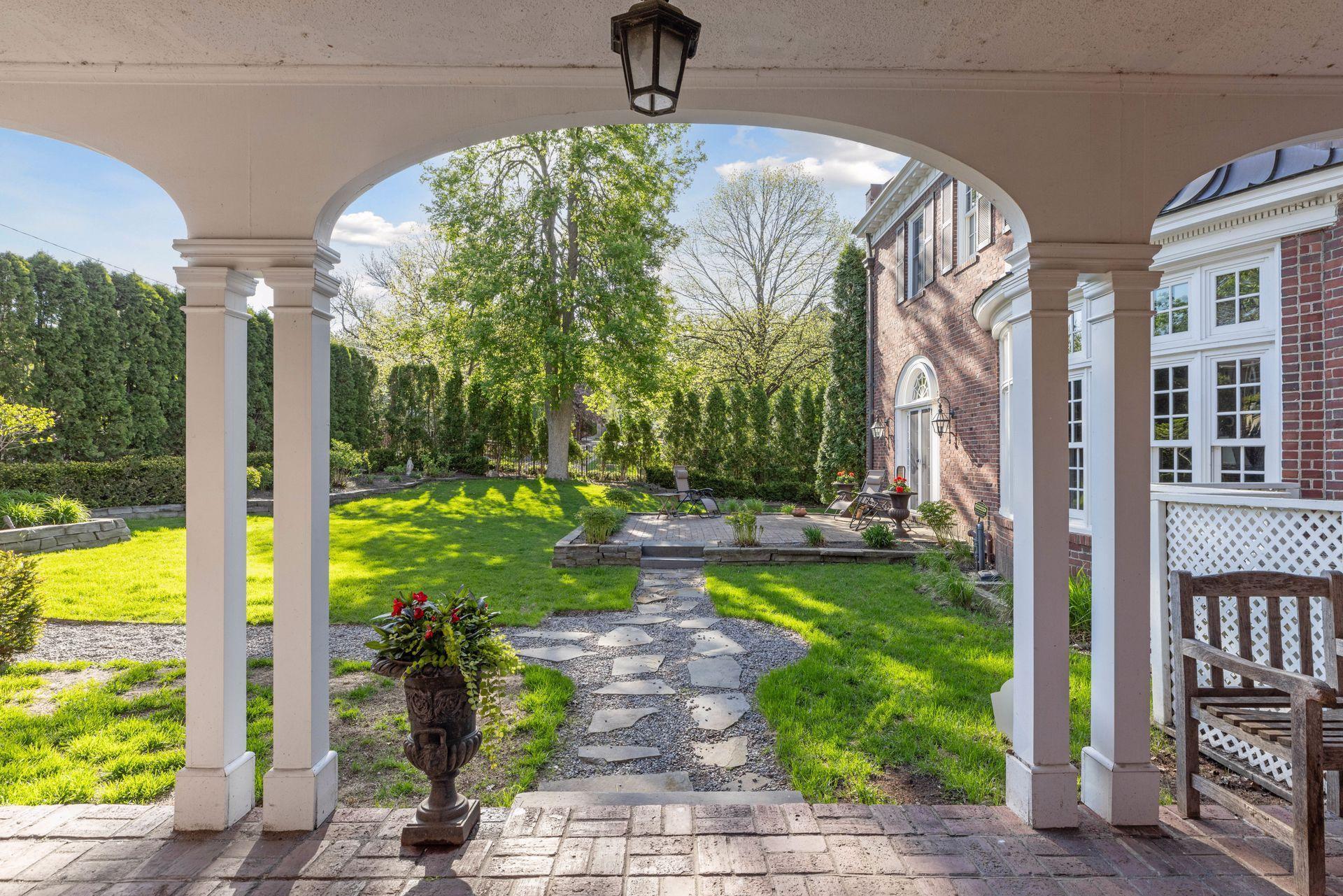 470 North Mississippi River Boulevard - Spacecrafting - 0017.jpg