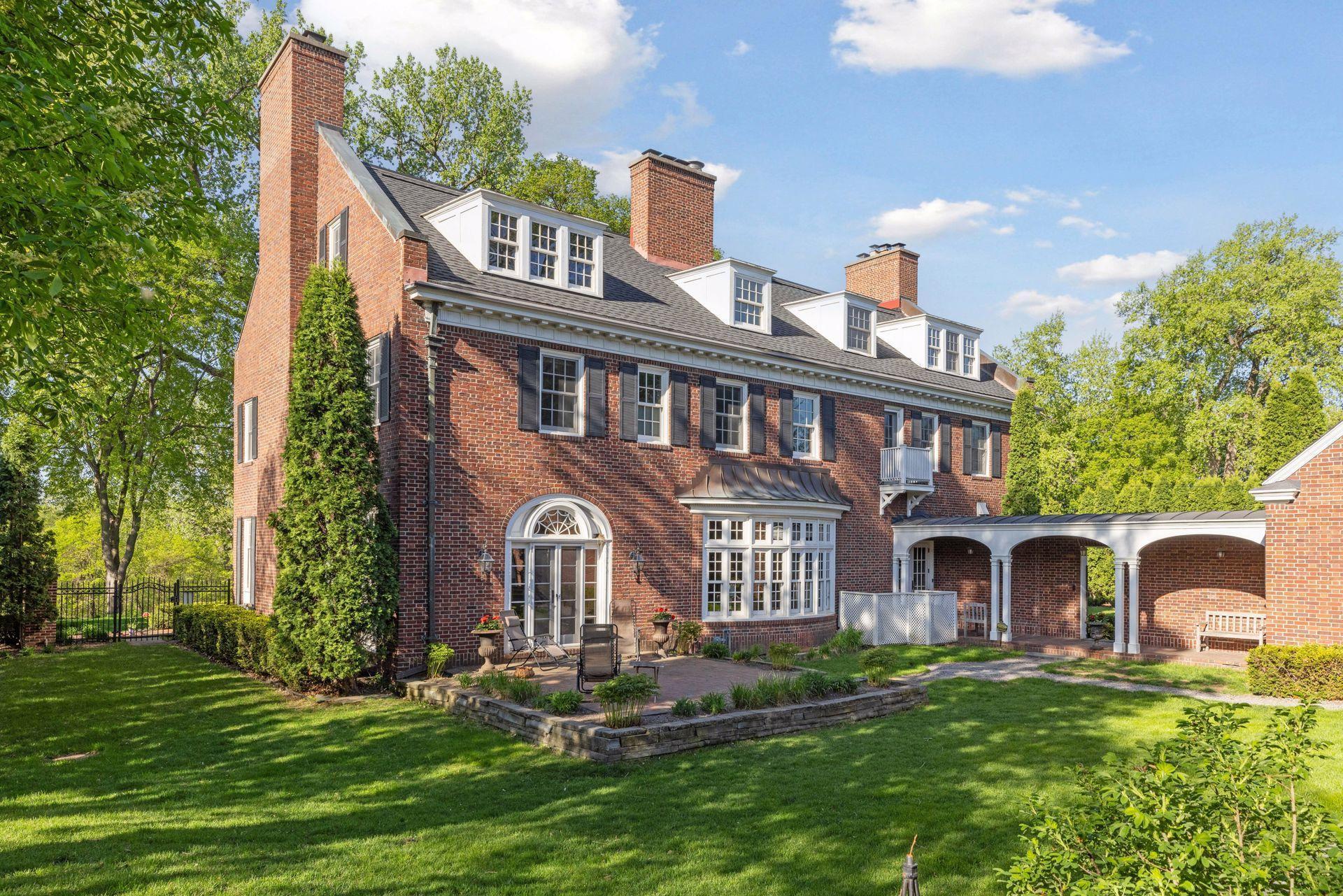 470 North Mississippi River Boulevard - Spacecrafting - 0012.jpg