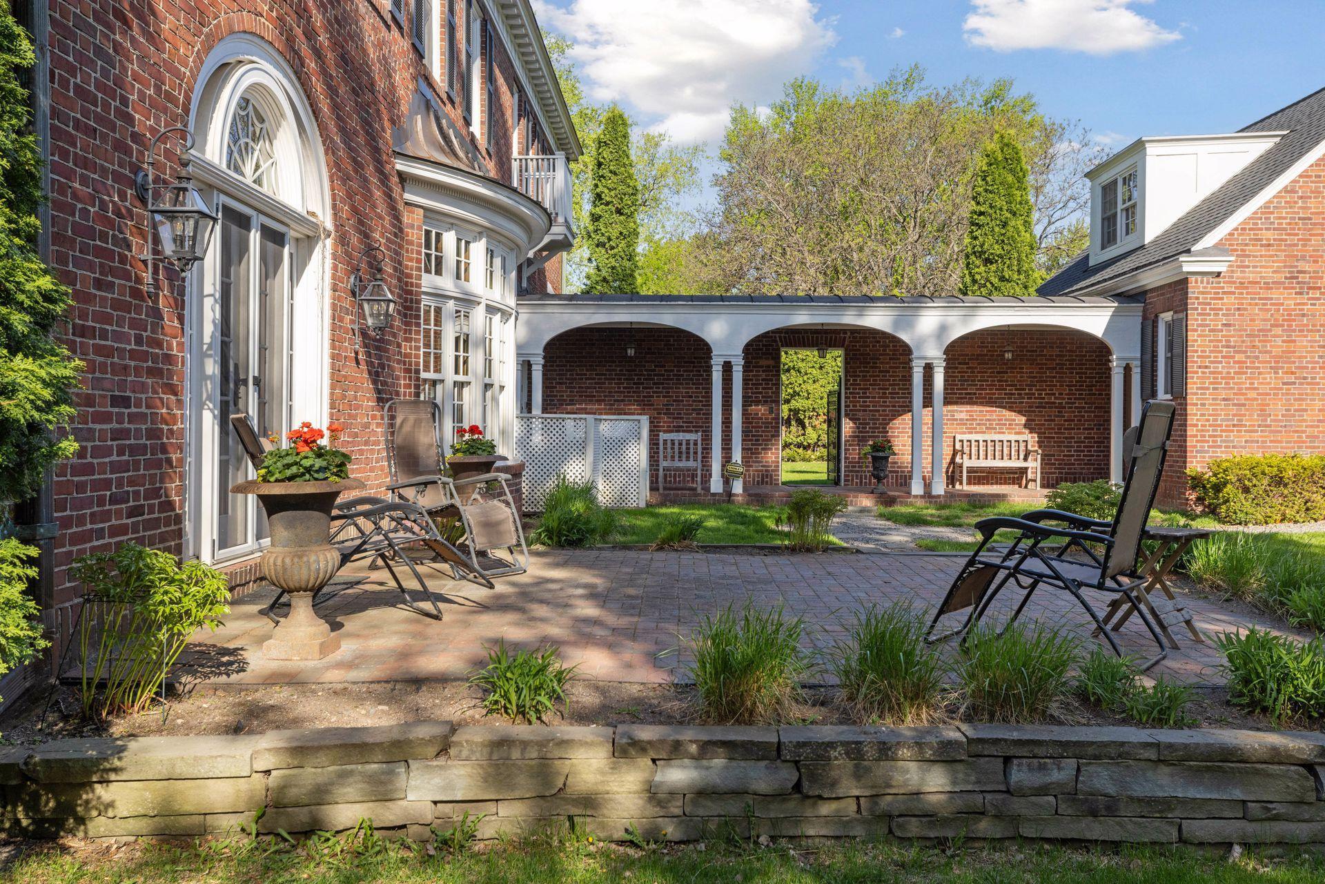 470 North Mississippi River Boulevard - Spacecrafting - 0014.jpg