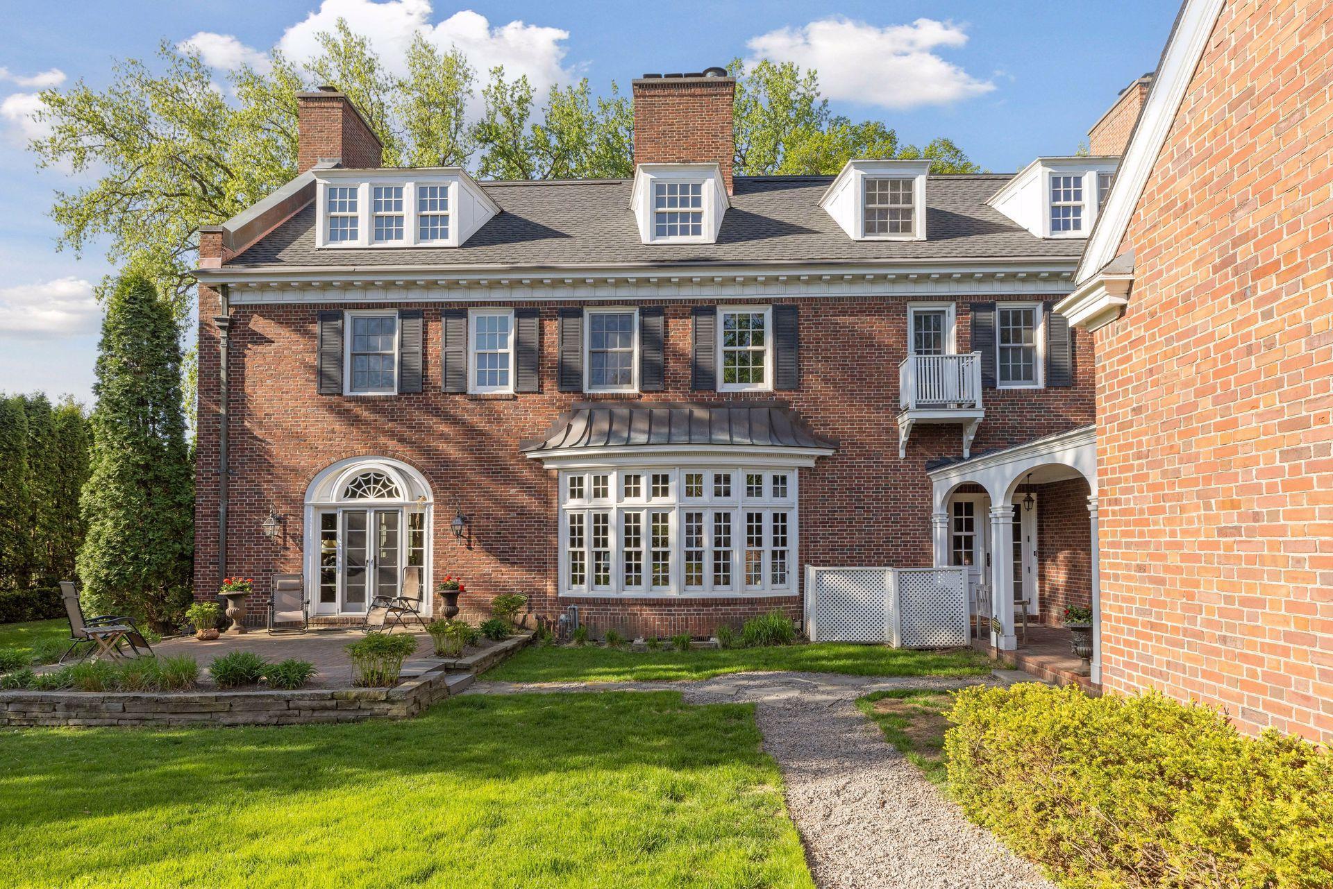 470 North Mississippi River Boulevard - Spacecrafting - 0010.jpg