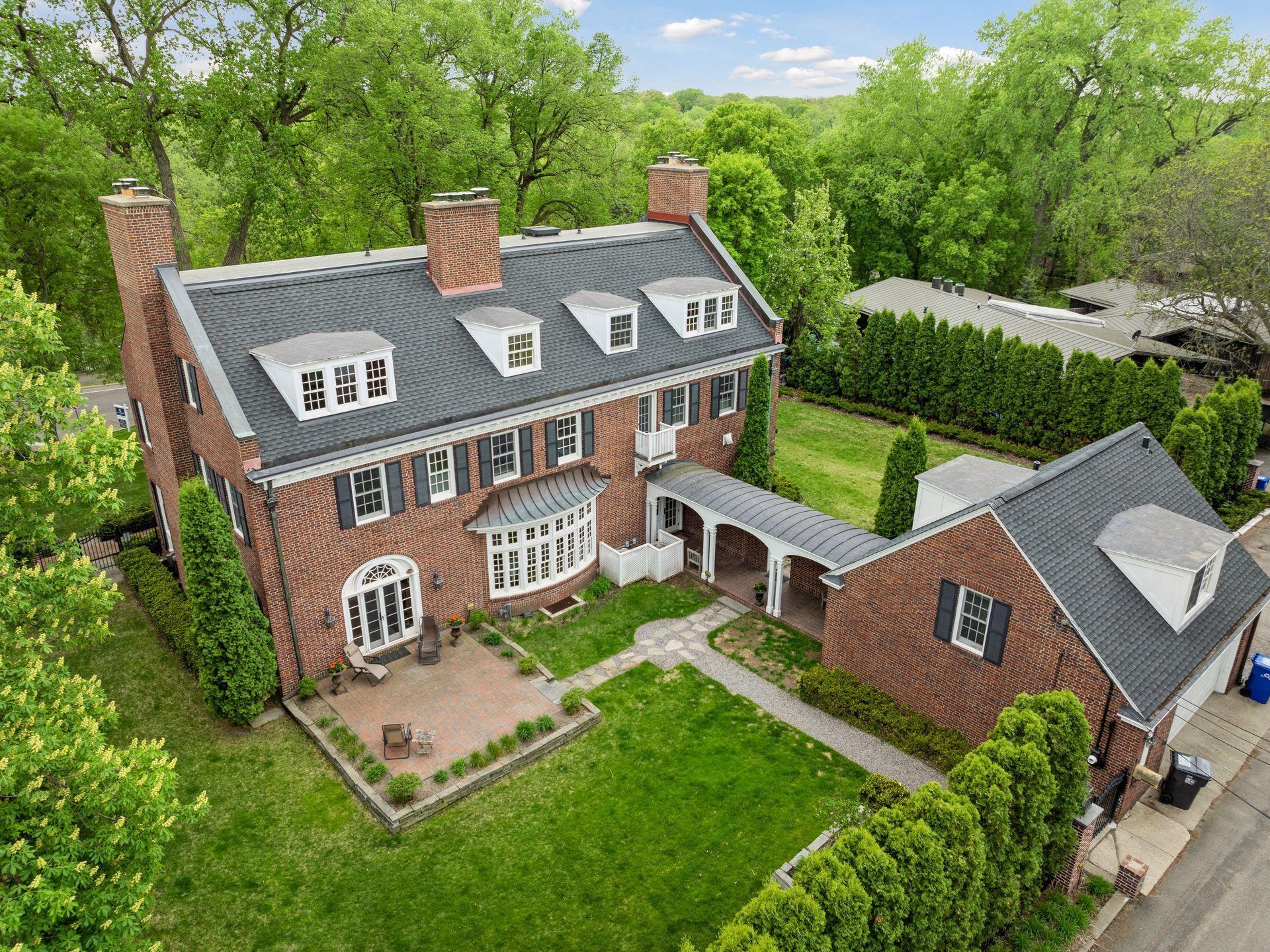 470 North Mississippi River Boulevard - Spacecrafting - 0027.jpg