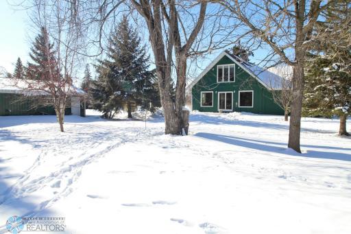 808 Main Avenue NE, Warroad, MN 56763