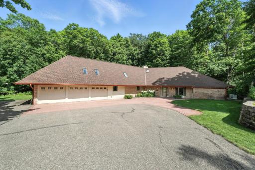 1000 Heritage Lane, Wayzata, MN 55391
