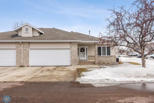 2441 Madison Square Drive S, Fargo, ND 58104