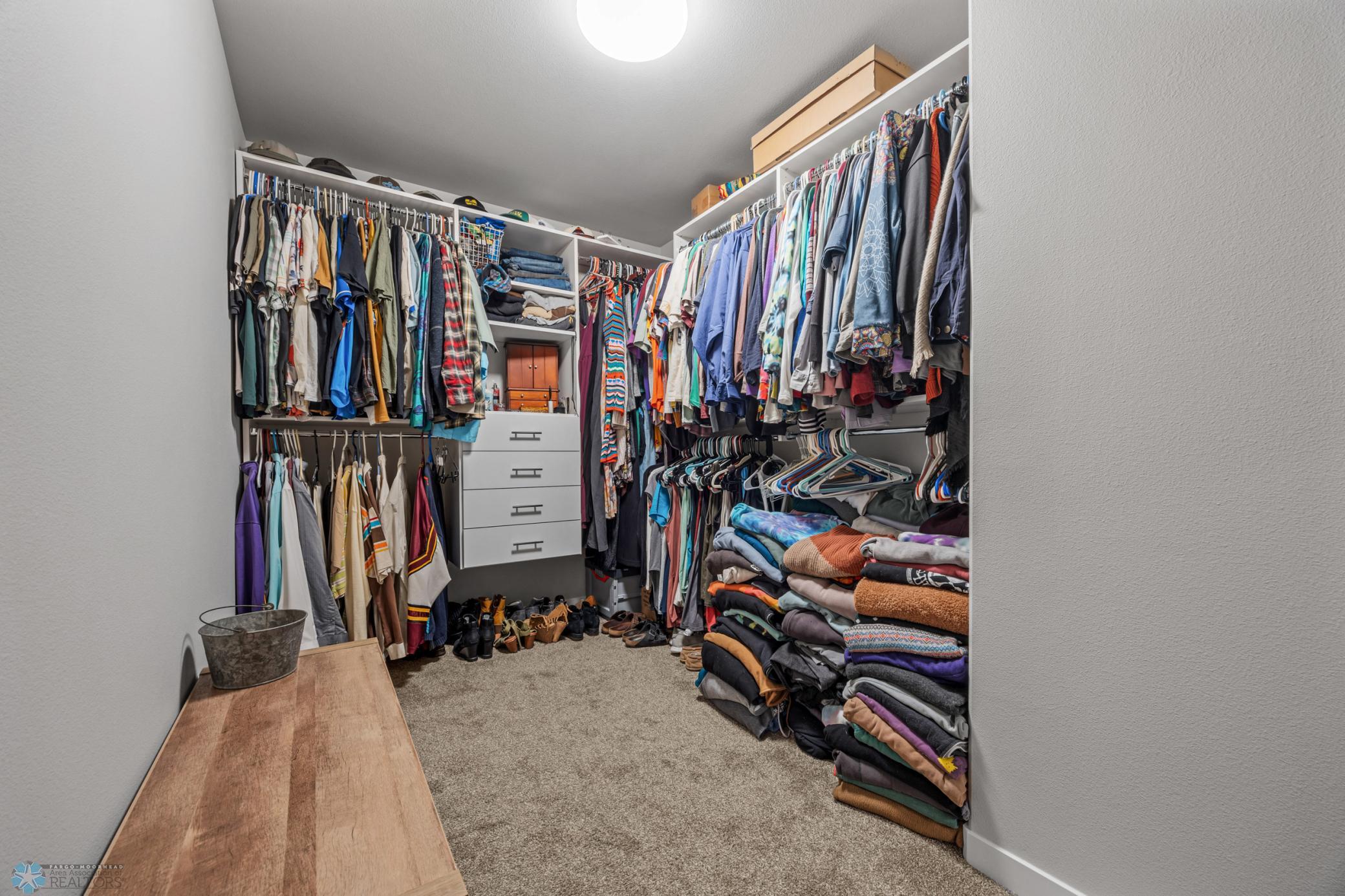 Walk-In-Closet