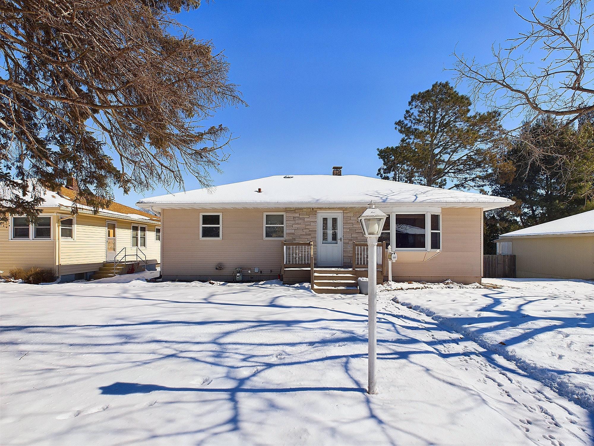 Welcome to 337 3rd St S in Bayport!