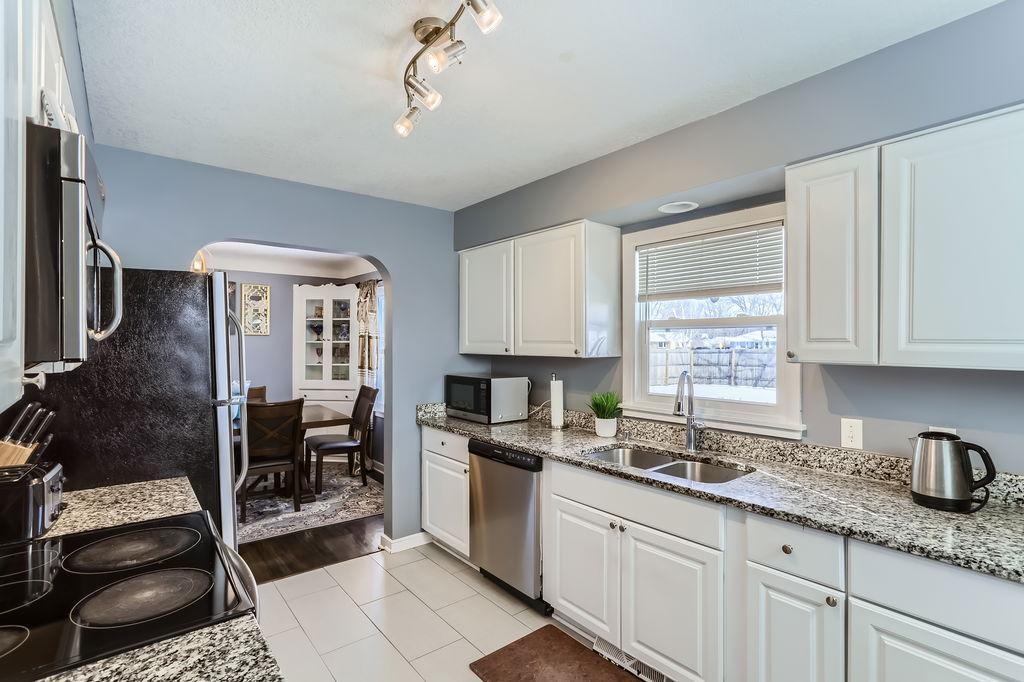 5650 Dupont Avenue N - MLS Sized - 010 - 12 Kitchen.jpg
