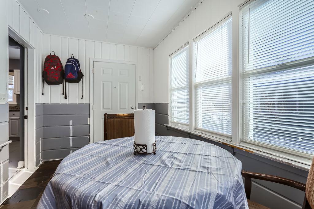 5650 Dupont Avenue N - MLS Sized - 026 - 32 Sunroom.jpg