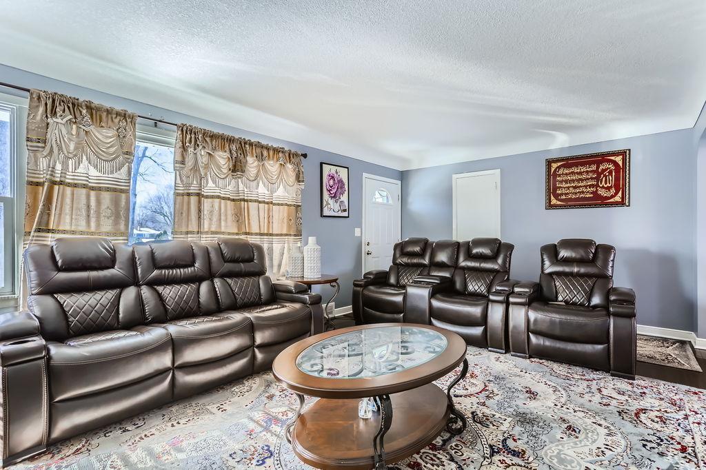 5650 Dupont Avenue N - MLS Sized - 006 - 06 Living Room.jpg