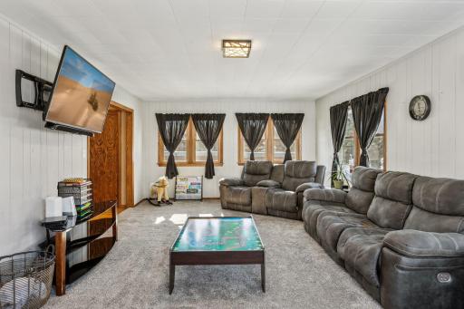 425 Roeller Avenue, West Saint Paul, MN 55118