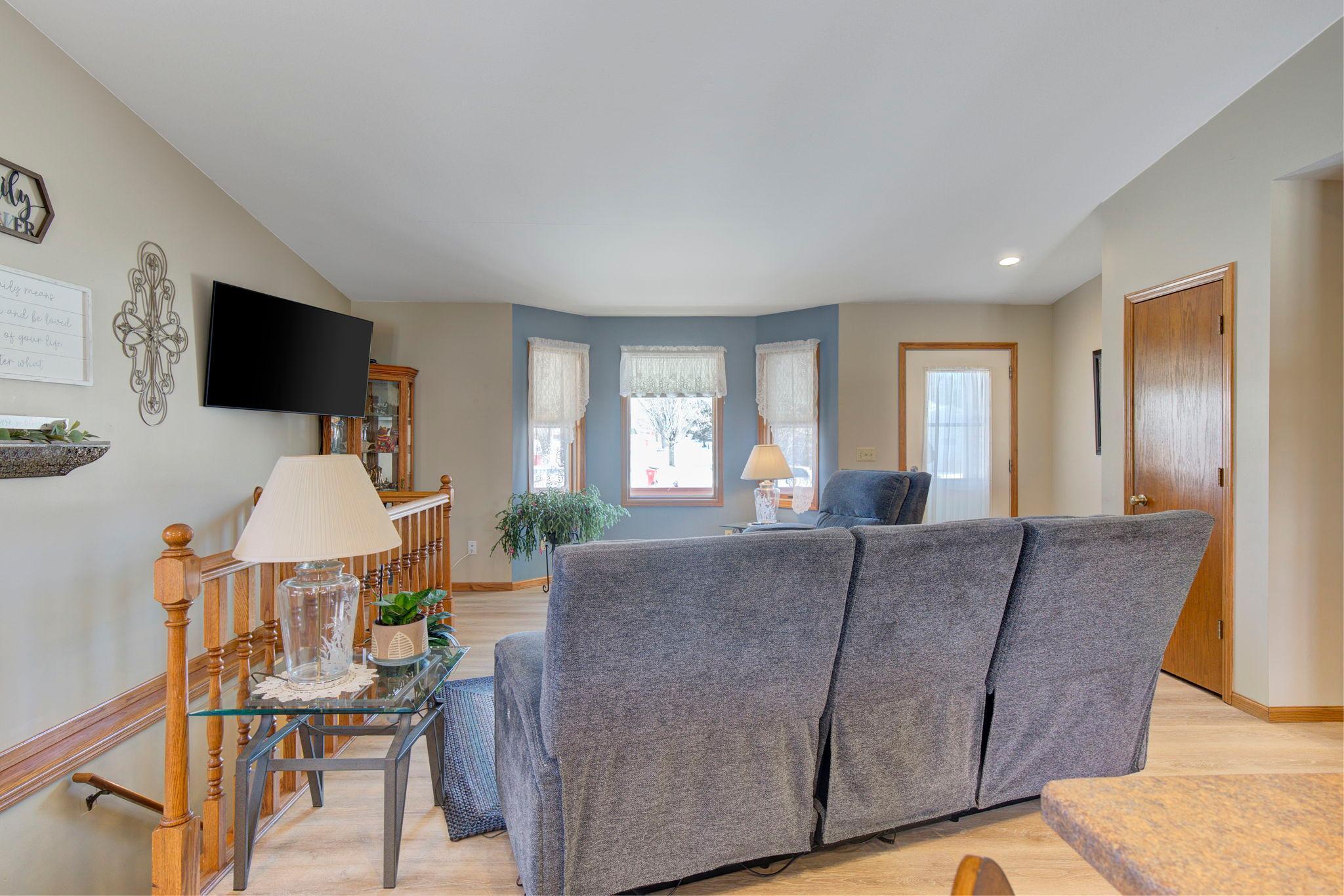 4-web-or-mls-_NEW8216_7_8 1.jpg