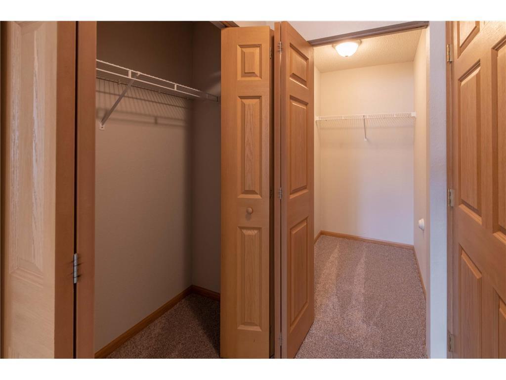walk-in closet.jpg