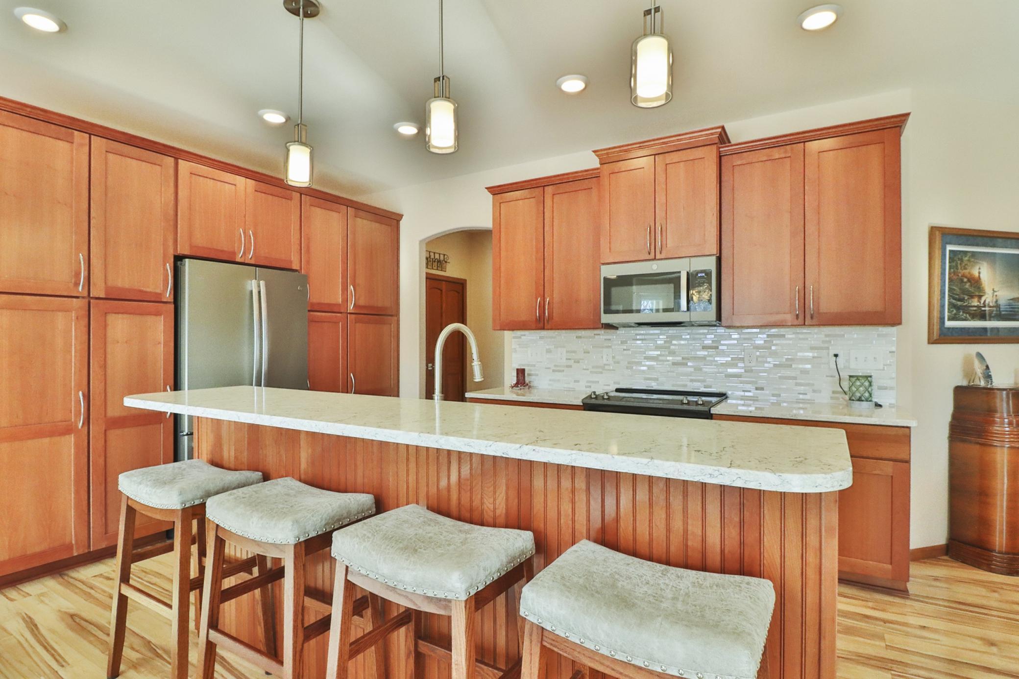 Kitchen1_1.JPG