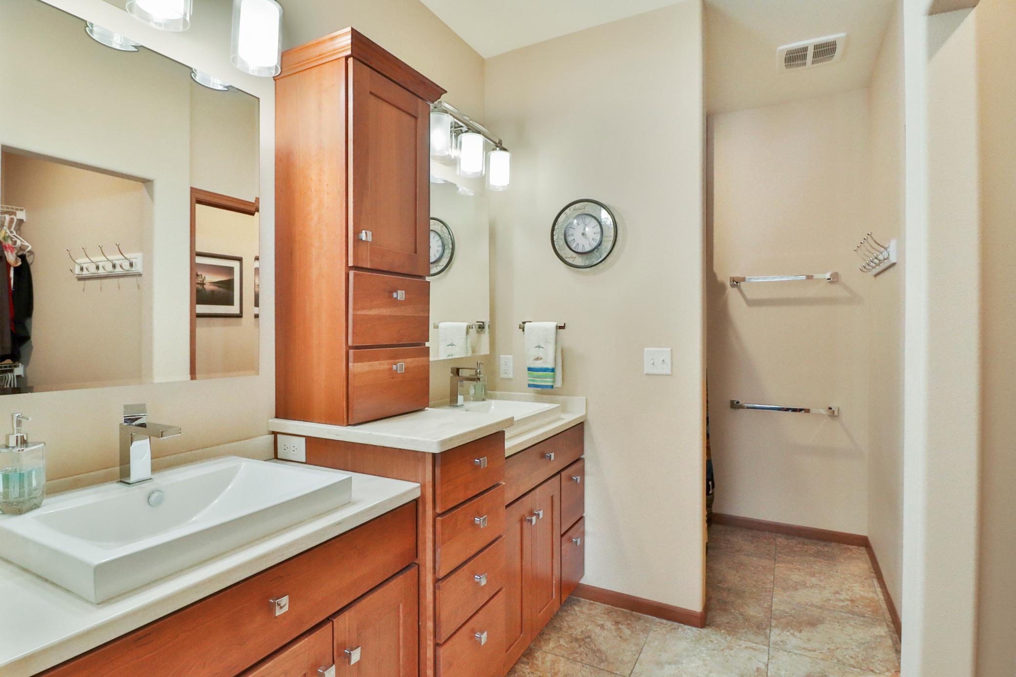 Primary Bath w/ Walk In Closet 1_1.JPG