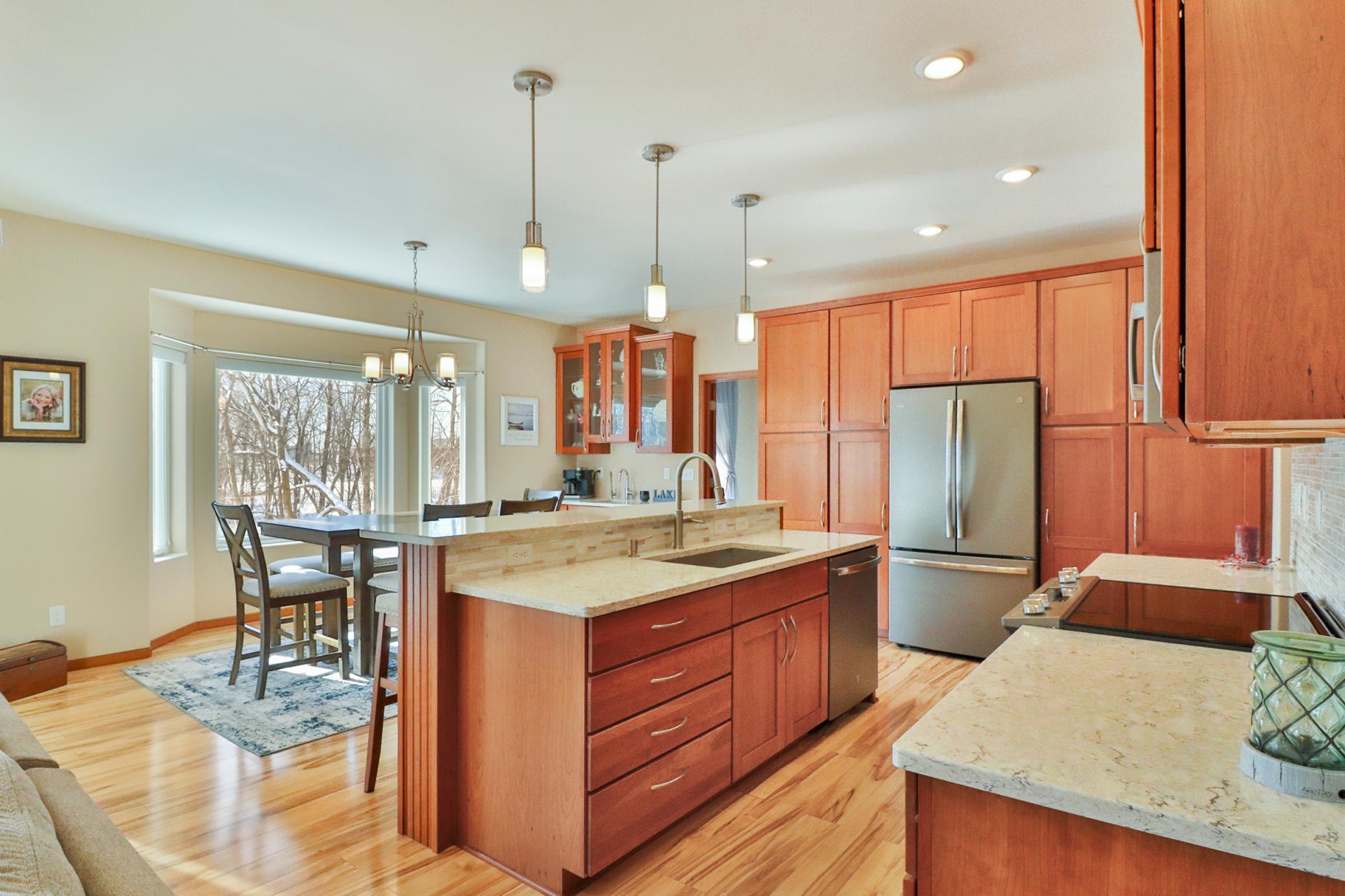 Kitchen1_5.JPG