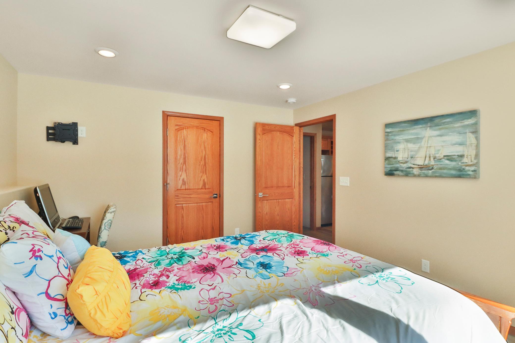 Basement Bedroom2_3 WIC.JPG