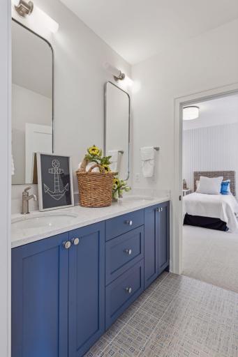 Jack & Jill 3/4 bath