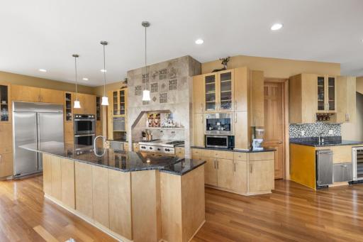 19115 Vogel Farm Trail, Eden Prairie, MN 55347