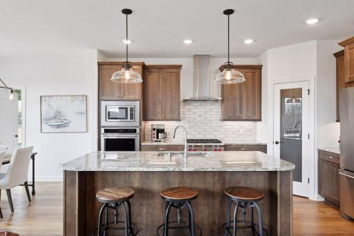 7510 Fawn Hill Road, Chanhassen, MN 55317