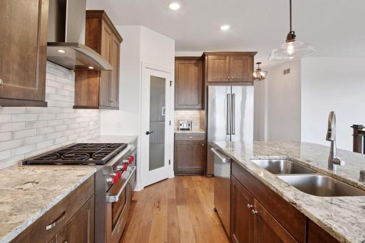 7510 Fawn Hill Road, Chanhassen, MN 55317