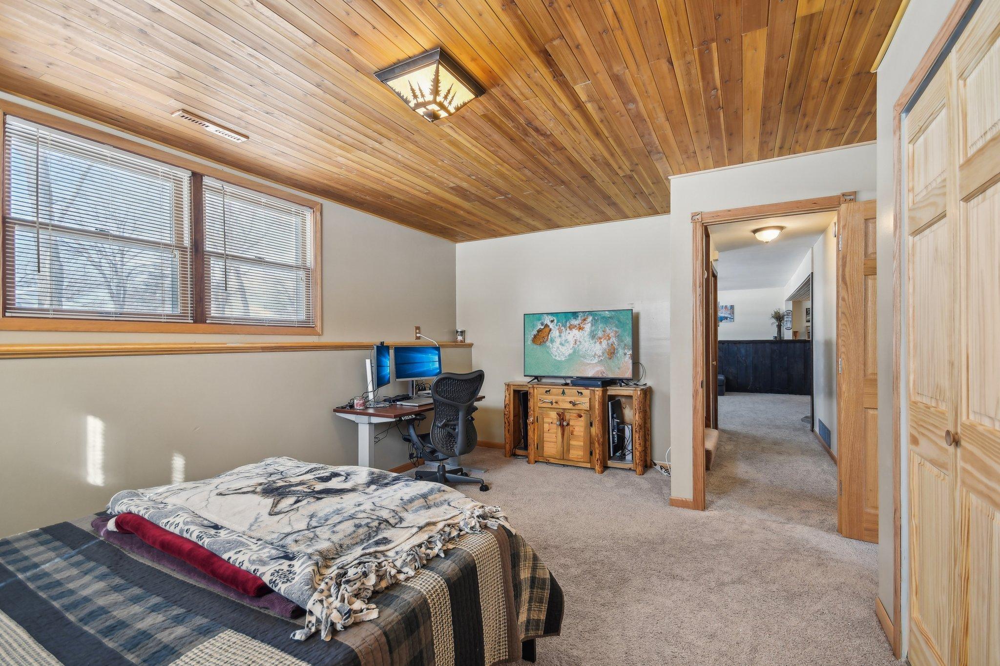 37-web-or-mls-Timber Ln-037.jpg