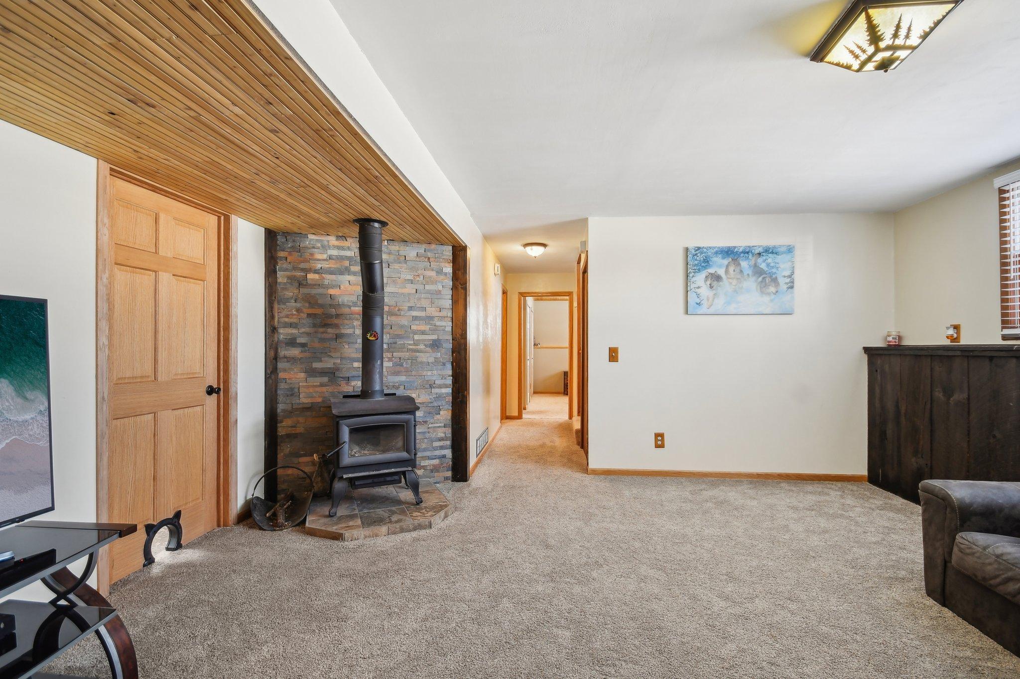 32-web-or-mls-Timber Ln-032.jpg