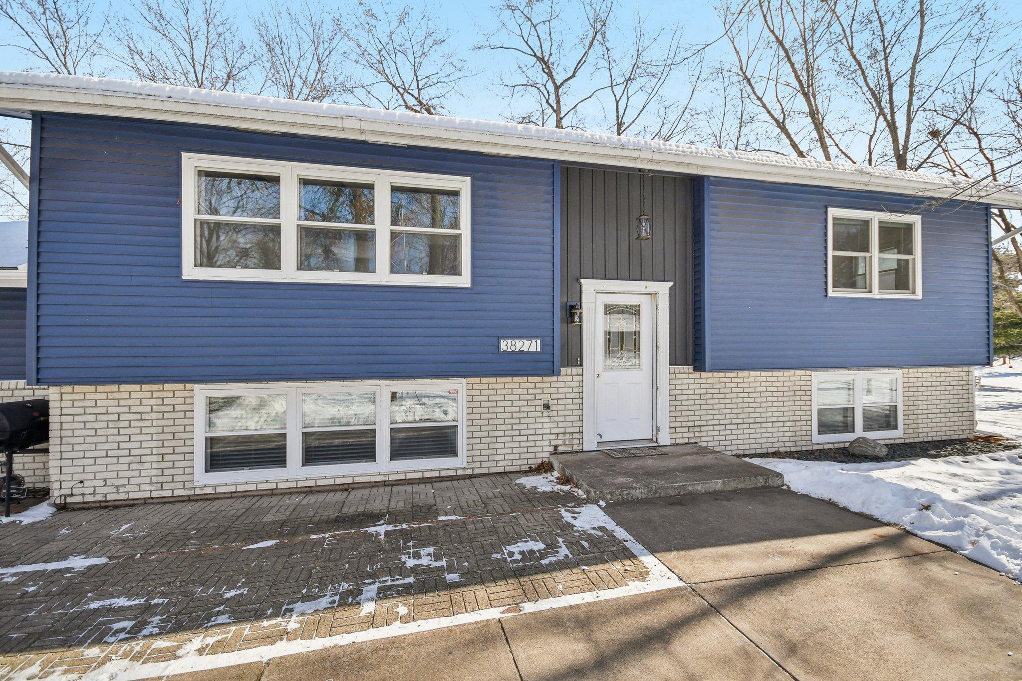 7-web-or-mls-Timber Ln-007.jpg