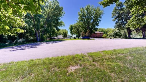 768 N Creek Drive, Willmar, MN 56201