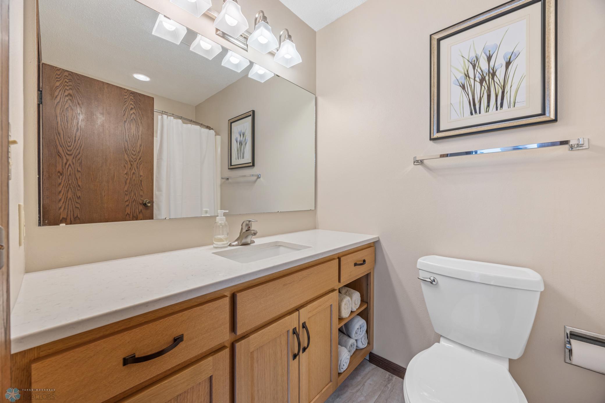 Main full bath.jpg
