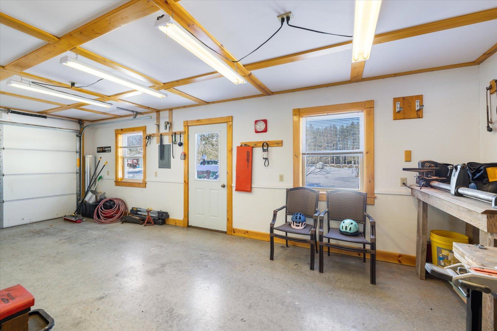 Garage Workshop Stall