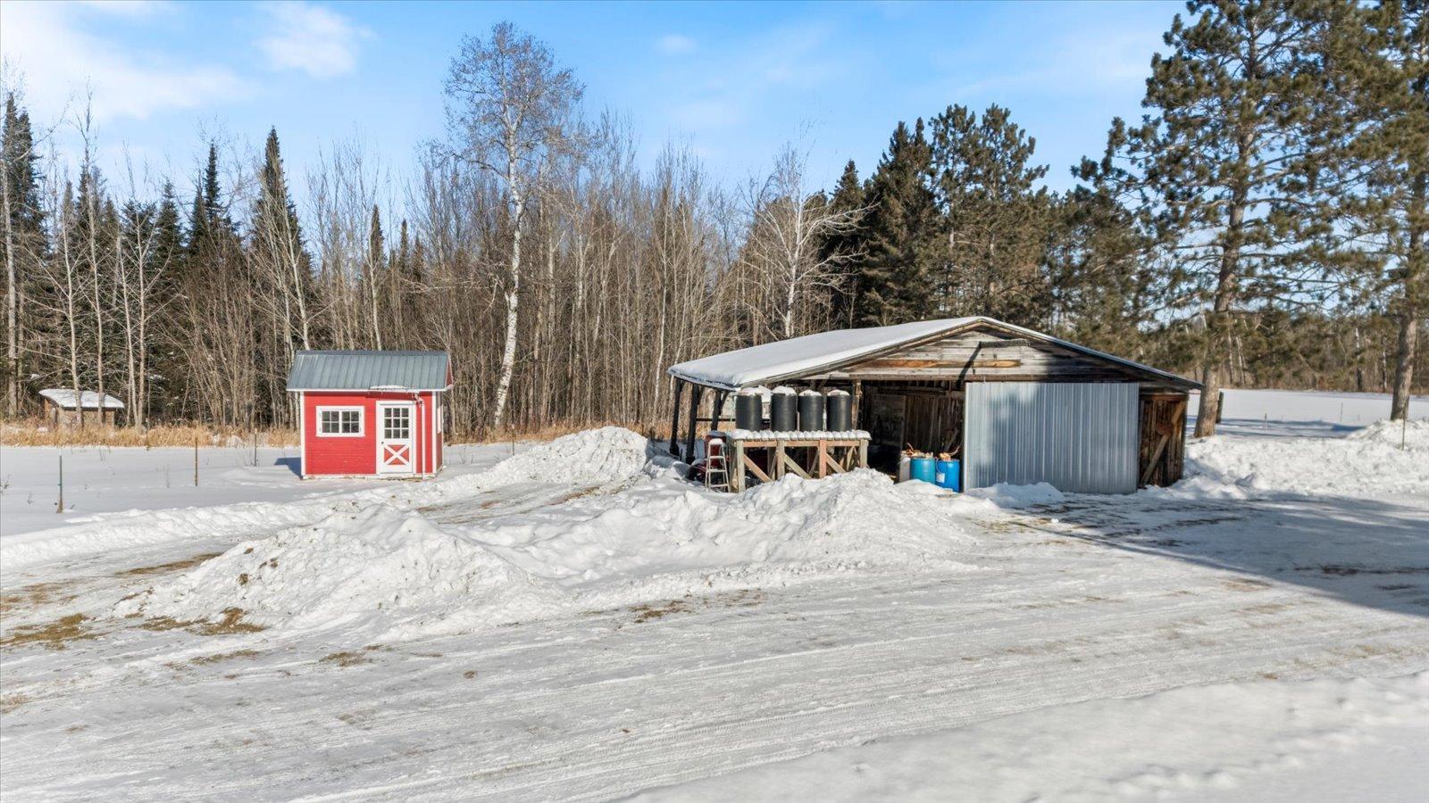 Storage Bulding with Lean To