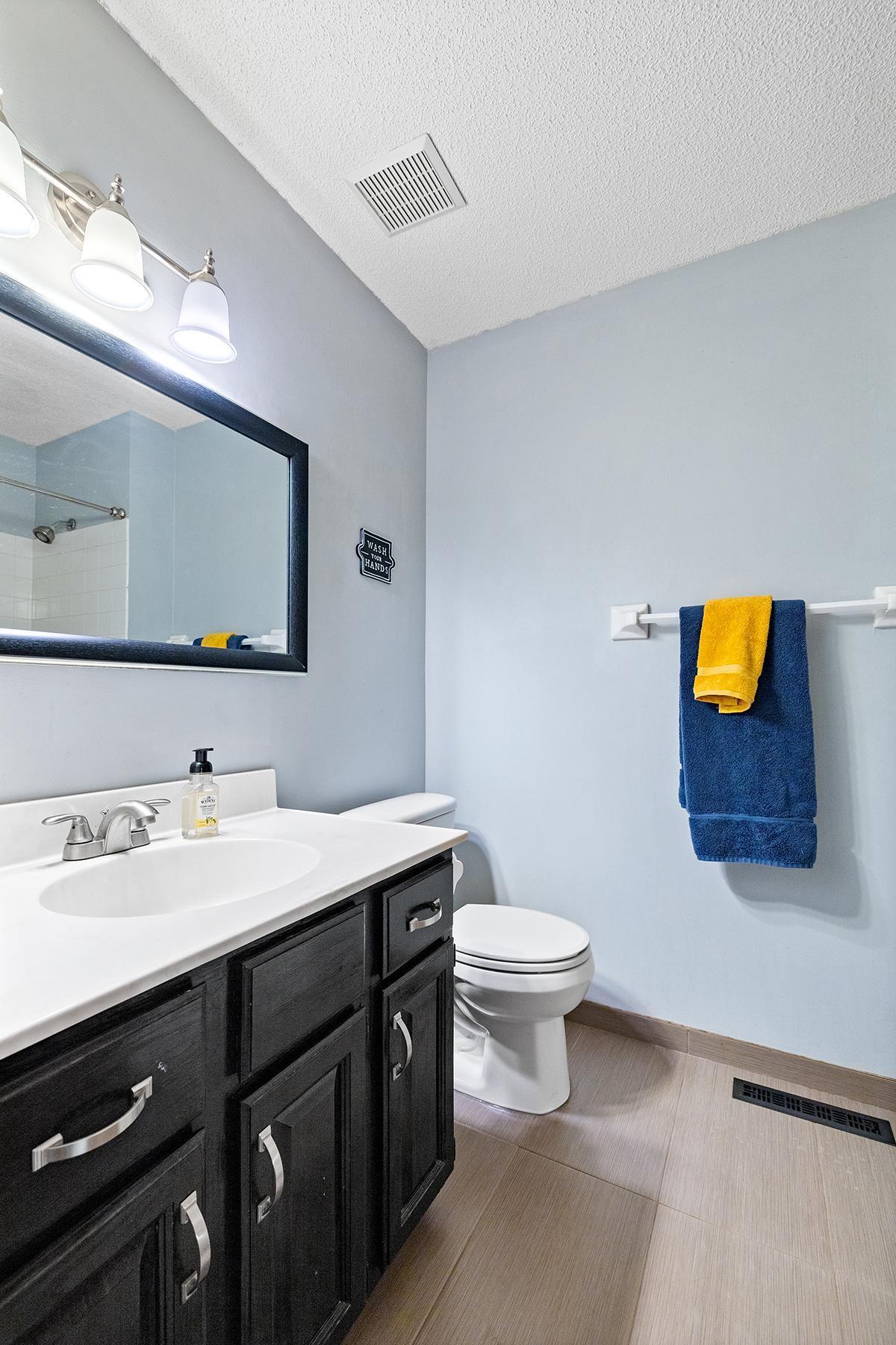 Upstairs full bathroom