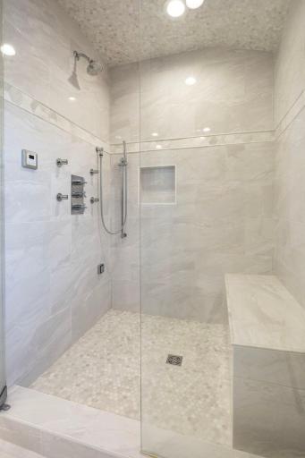 2675 E Lake Of The Isles Parkway, Minneapolis, MN 55408