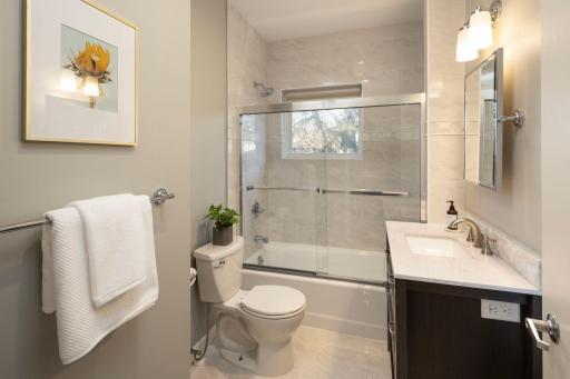 2675 E Lake Of The Isles Parkway, Minneapolis, MN 55408