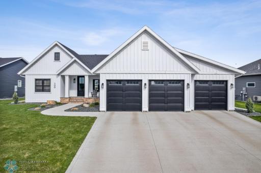 300 25th Avenue E, West Fargo, ND 58078